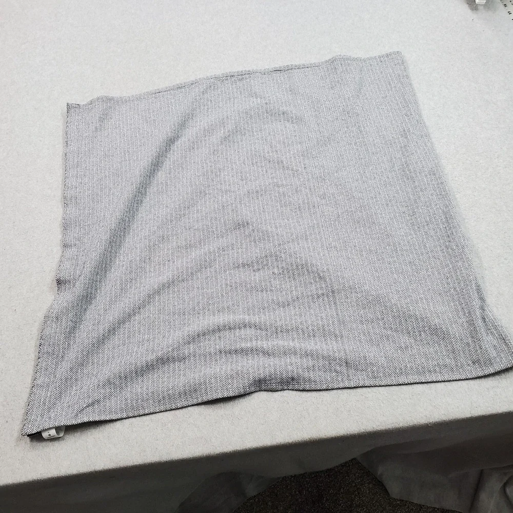 Lululemon Women Scarf OS Gray Nylon Polyester Vinyasa Herringbone Infinity Snap